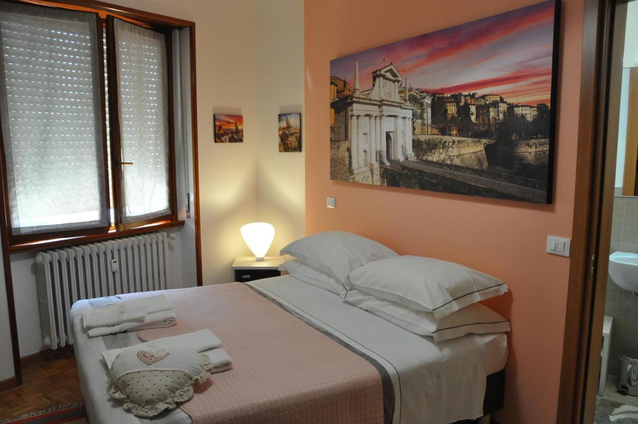 Citywalls Guest House แบร์กาโม ภายนอก รูปภาพ