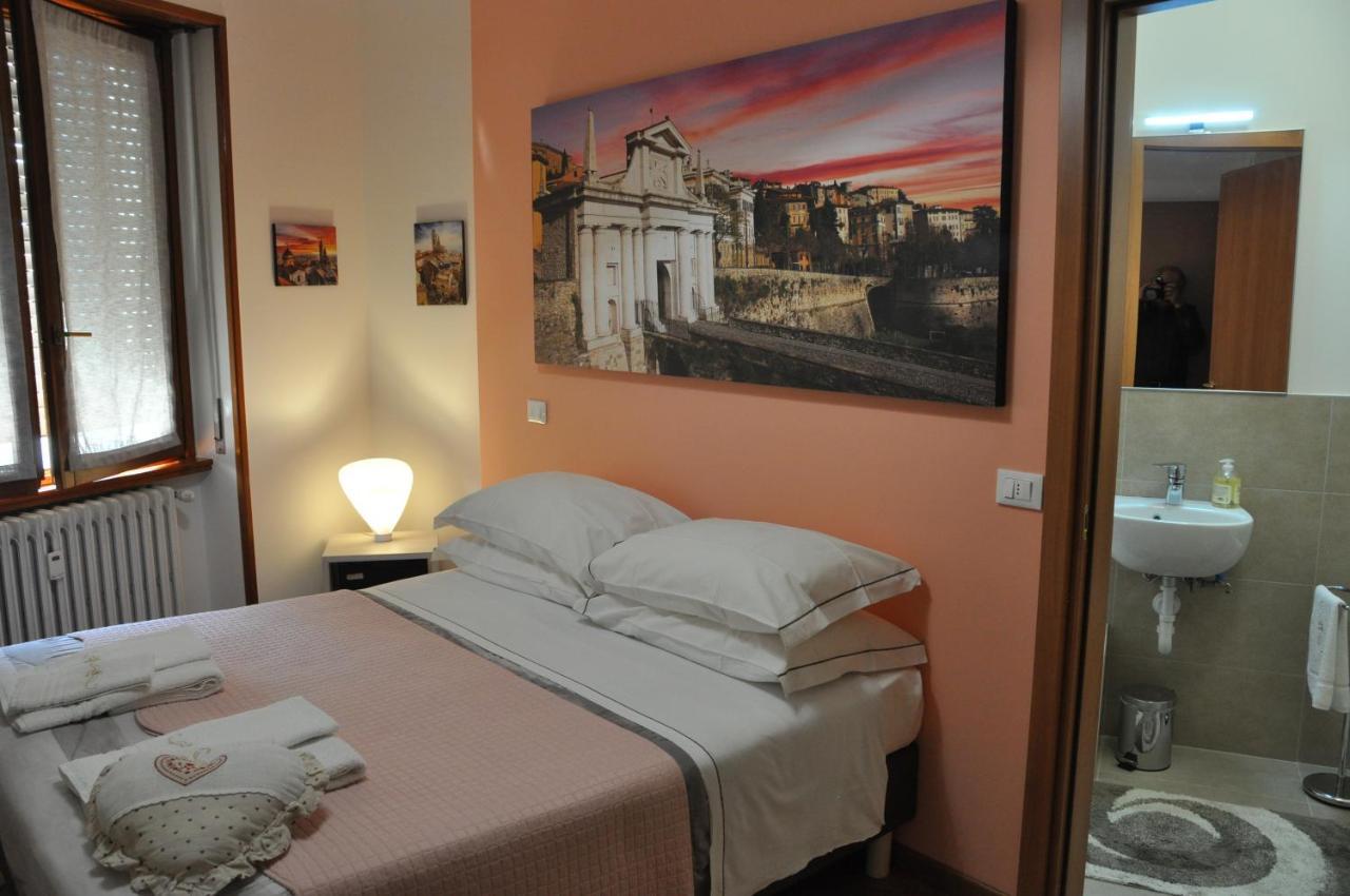 Citywalls Guest House แบร์กาโม ภายนอก รูปภาพ
