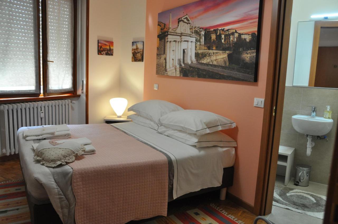 Citywalls Guest House แบร์กาโม ภายนอก รูปภาพ