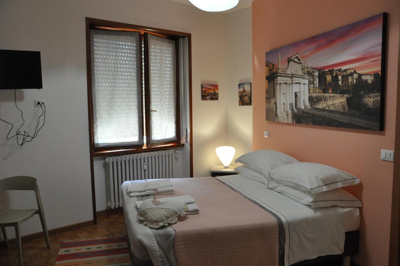 Citywalls Guest House แบร์กาโม ภายนอก รูปภาพ