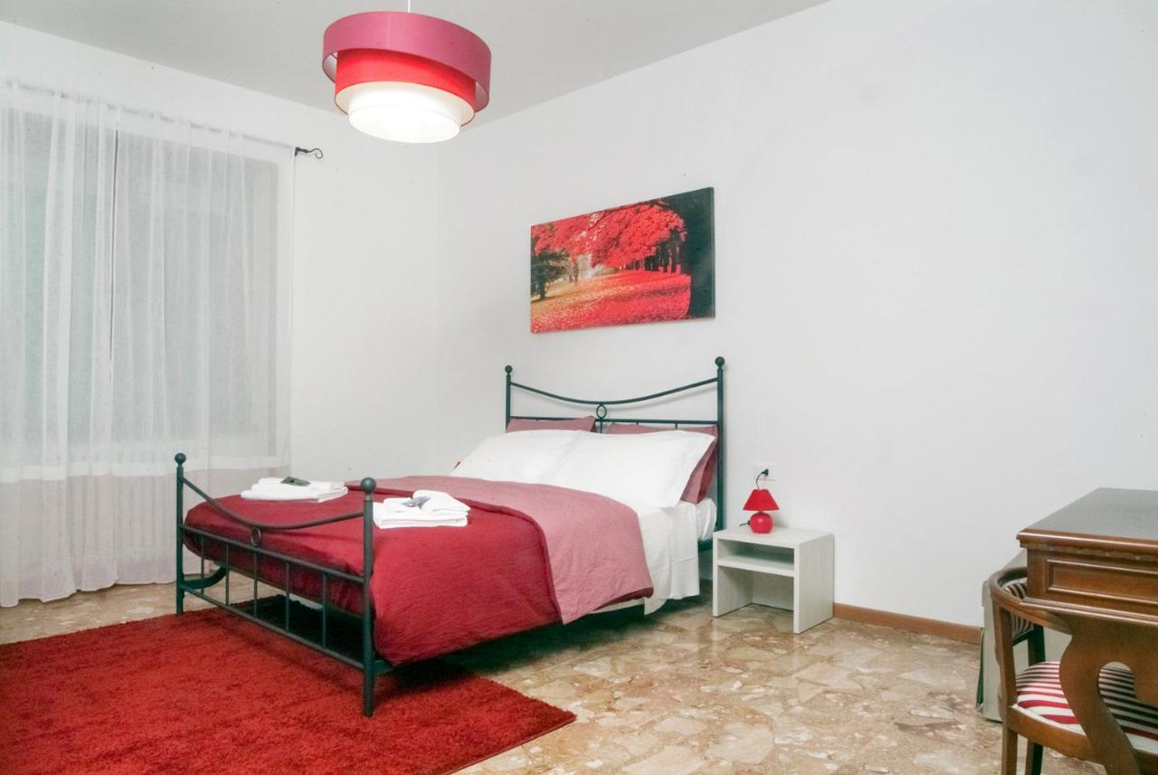 Citywalls Guest House แบร์กาโม ภายนอก รูปภาพ