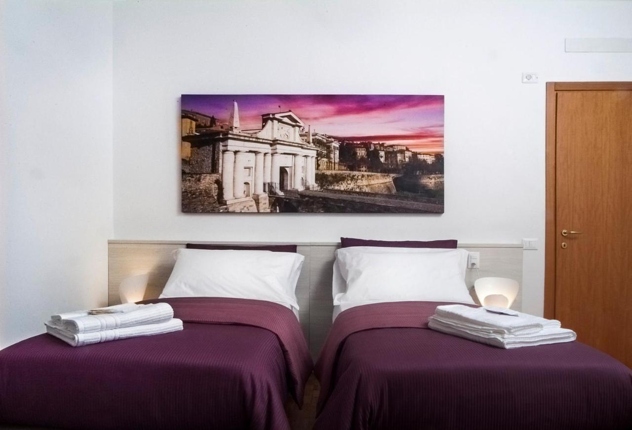 Citywalls Guest House แบร์กาโม ภายนอก รูปภาพ