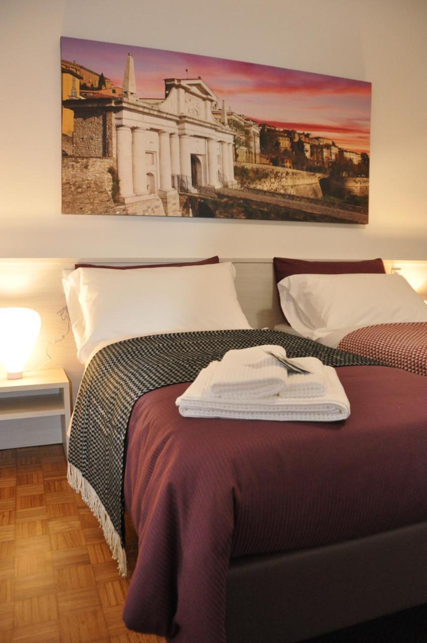 Citywalls Guest House แบร์กาโม ภายนอก รูปภาพ