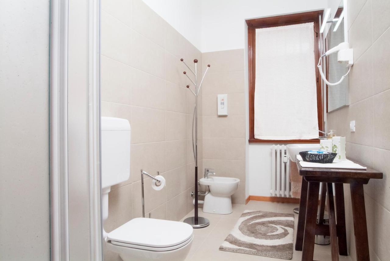 Citywalls Guest House แบร์กาโม ภายนอก รูปภาพ