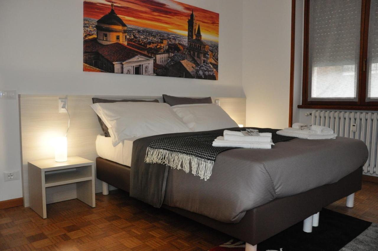 Citywalls Guest House แบร์กาโม ภายนอก รูปภาพ