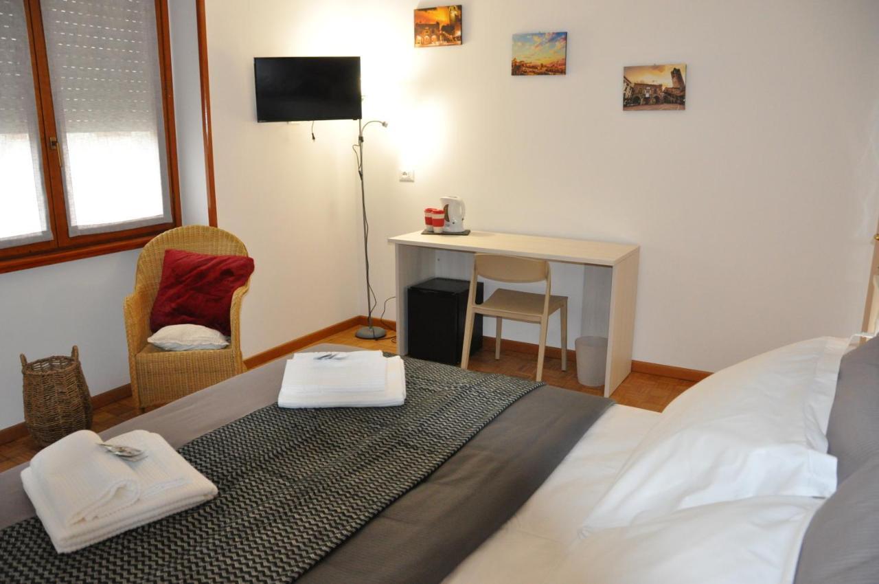 Citywalls Guest House แบร์กาโม ภายนอก รูปภาพ