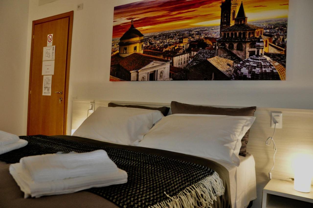 Citywalls Guest House แบร์กาโม ภายนอก รูปภาพ