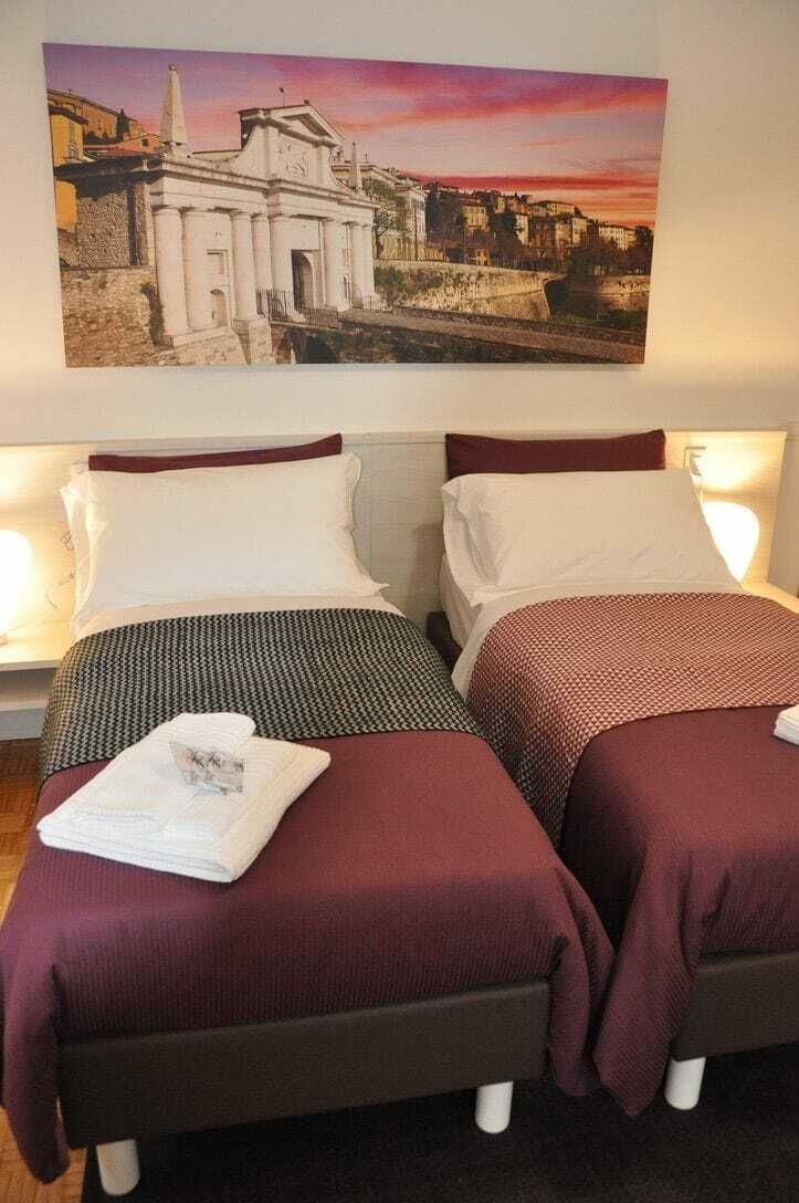 Citywalls Guest House แบร์กาโม ภายนอก รูปภาพ