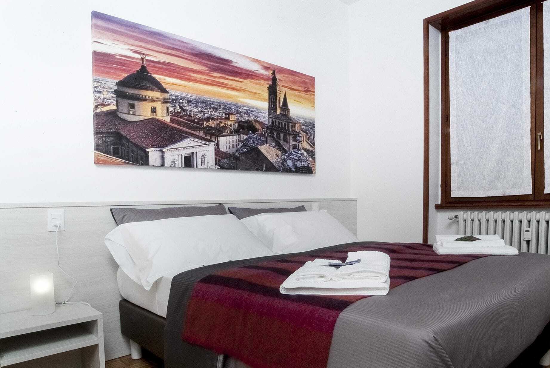 Citywalls Guest House แบร์กาโม ภายนอก รูปภาพ